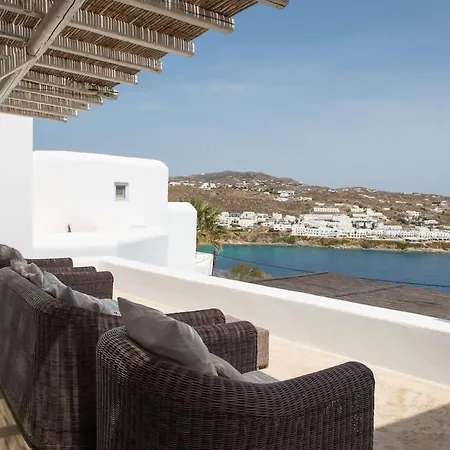 Marvelous 7 Bedroom Overlooking The Psarou Bay וילה