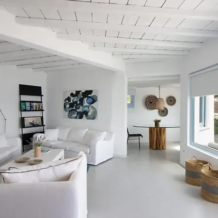 Marvelous 7 Bedroom Overlooking The Psarou Bay וילה *