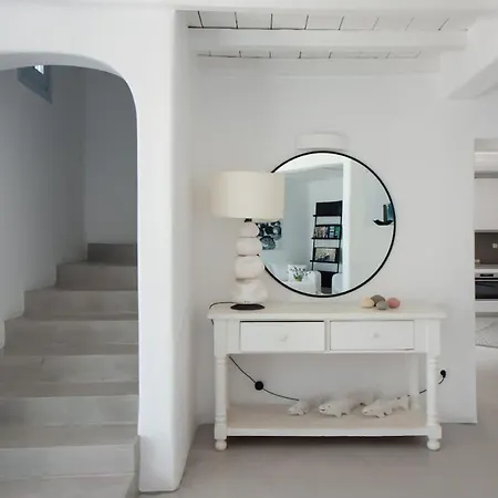 Marvelous 7 Bedroom Overlooking The Psarou Bay וילה פסארו