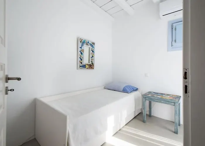 Marvelous 7 Bedroom Overlooking The Psarou Bay *