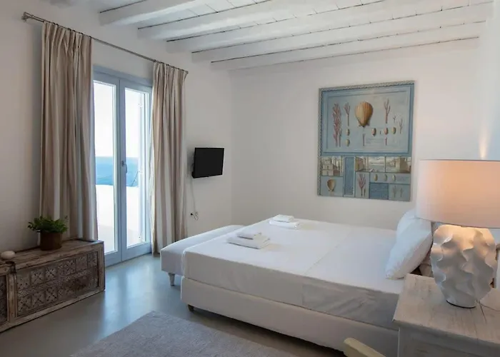 Marvelous 7 Bedroom Overlooking The Psarou Bay *