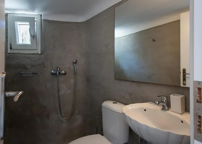 Marvelous 7 Bedroom Overlooking The Psarou Bay *